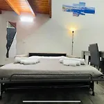 Qs House