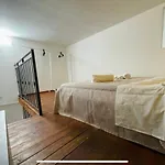 Qs House